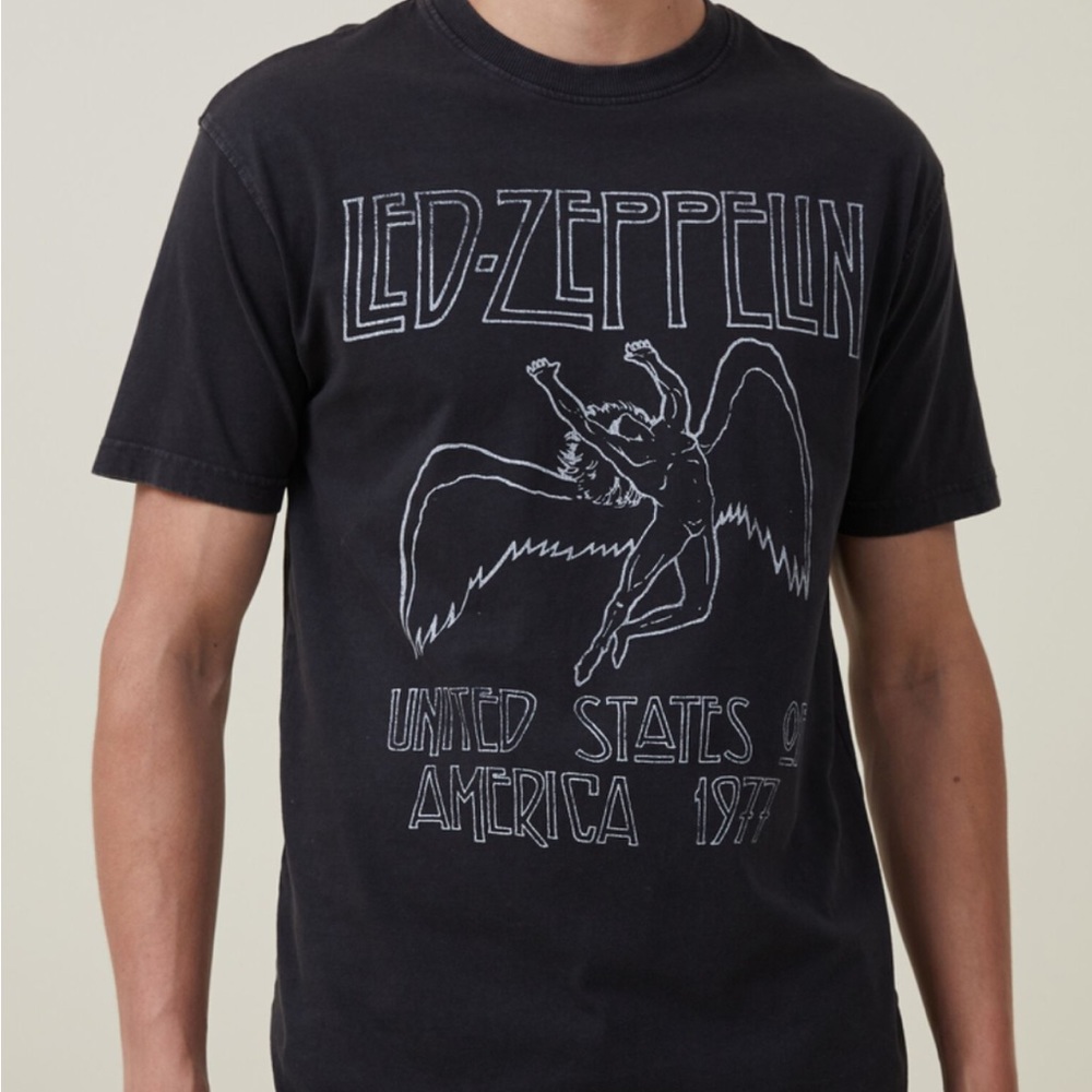 LAST CHANCE Cotton on graphic tee